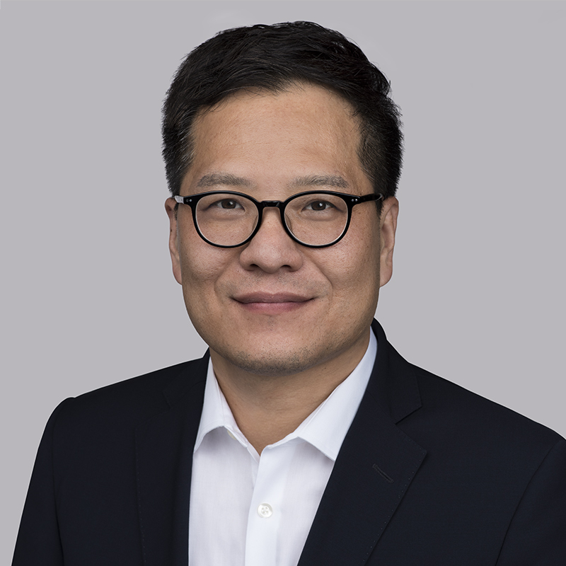 Zack Kim è il Presidente di Essex Solutions Asia, dove guida le iniziative strategiche regionali per il filo smaltato, implementa le best practice e supervisiona l'ottimizzazione degli investimenti. Prima di questo ruolo, Kim ha ricoperto la carica di Vice President of Corporate Business Planning a partire dal 2019, dopo il suo incarico come Director of FP&A in Asia e Human Resources Director presso Superior Essex dal 2012. Il vasto background di Kim include nove anni come Human Resources Director presso LS Cable & System. Ha conseguito una laurea in Business Administration presso la Sungkyunkwan University e ha studiato presso la Scuola Superiore di Studi sul Lavoro dell'Università della Corea in Corea del Sud. La vasta esperienza di Kim nella pianificazione aziendale, nella finanza e nelle risorse umane gli ha permesso di guidare obiettivi strategici chiave e l'eccellenza operativa.