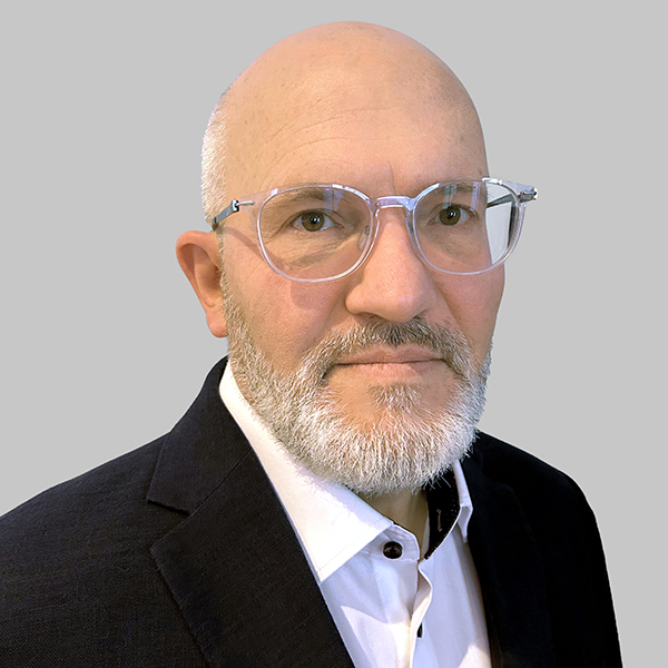 Eric Laurent è il Vicepresidente di Sales Strategy and Marketing per l'Europa presso Essex Solutions, ruolo che ha assunto dopo aver ricoperto la posizione di Head of Strategy and Marketing per l'Europa. Con oltre 15 anni di esperienza con l'azienda, Laurent è entrato in Essex nel 2008, portando con sé una vasta competenza in strategia di vendita, marketing e sviluppo aziendale. Prima del suo incarico presso Essex, ha lavorato nel settore metallurgico anche presso Alcan, per i prodotti semilavorati in alluminio, affinando ulteriormente le sue capacità strategiche e di leadership. Laurent ha conseguito una laurea magistrale in Management Strategy, Sales, and Marketing, oltre a un MBA. Vanta una comprovata esperienza nell'intelligence e nella strategia di mercato, e gestisce team ad alte prestazioni per condurre progetti complessi nel mercato europeo.